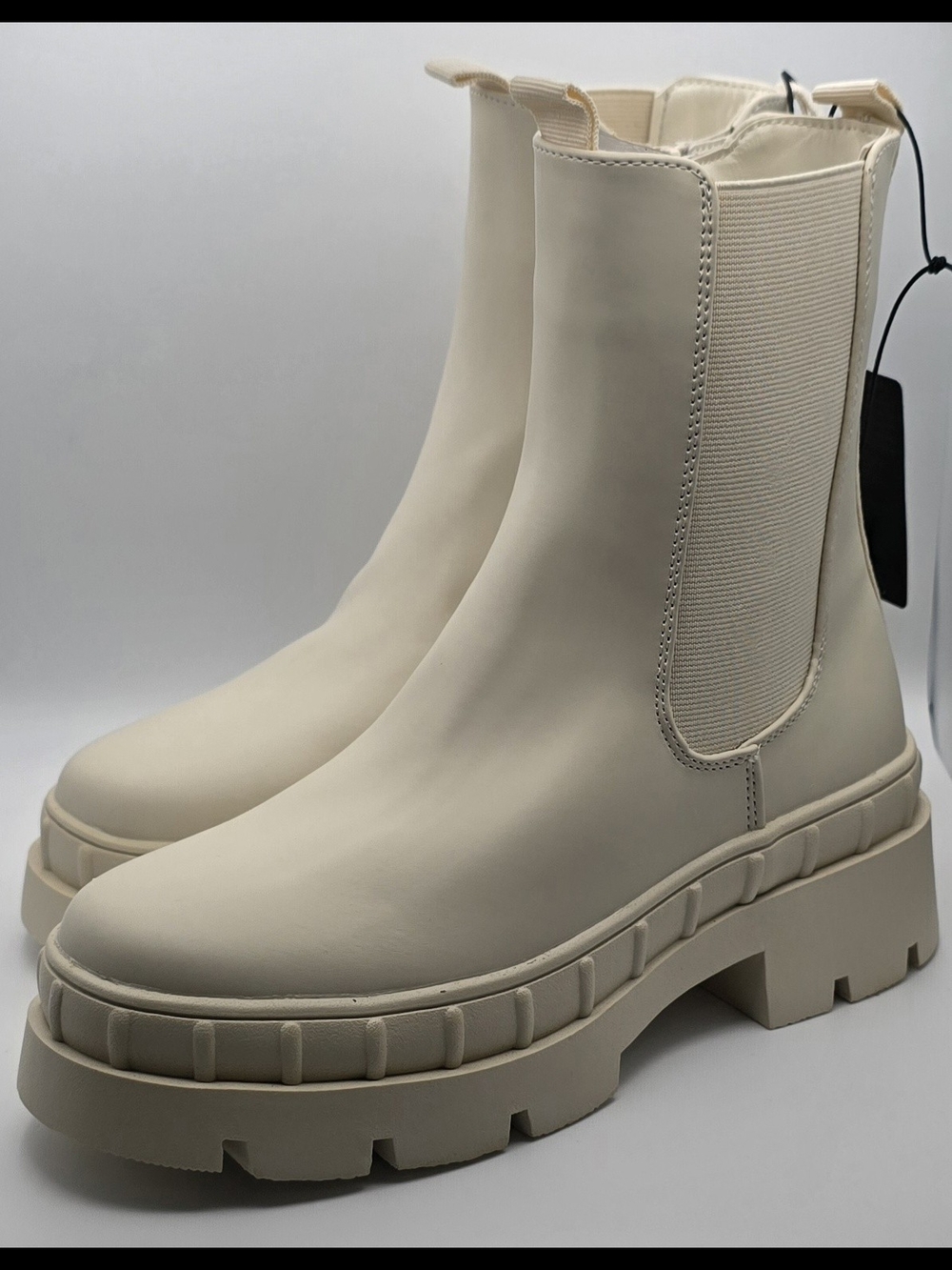 Forever 21 Cream Platform Chelsea Boots for Women - Sleek Chunky Sole - Picture 3 of 6